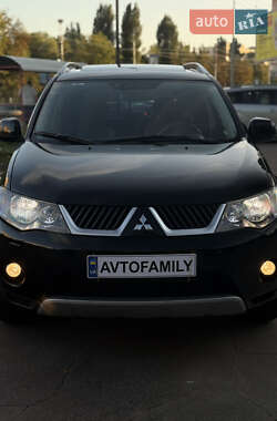 Внедорожник / Кроссовер Mitsubishi Outlander 2008 в 