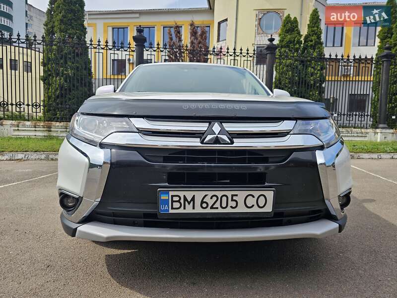 Внедорожник / Кроссовер Mitsubishi Outlander 2015 в Сумах