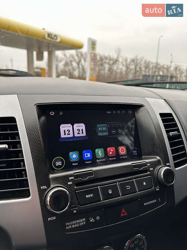 Позашляховик / Кросовер Mitsubishi Outlander 2012 в Василькові