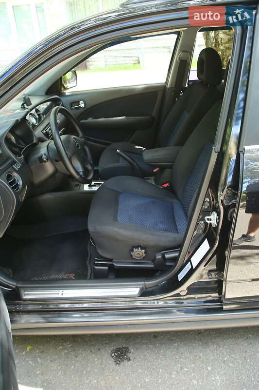 Внедорожник / Кроссовер Mitsubishi Outlander 2008 в Киеве