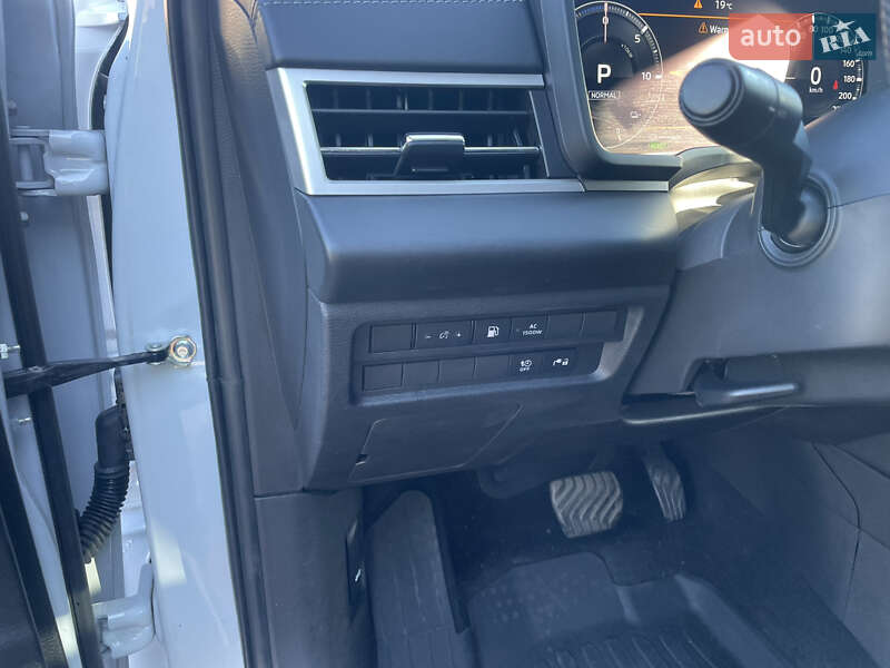 Внедорожник / Кроссовер Mitsubishi Outlander 2023 в Киеве