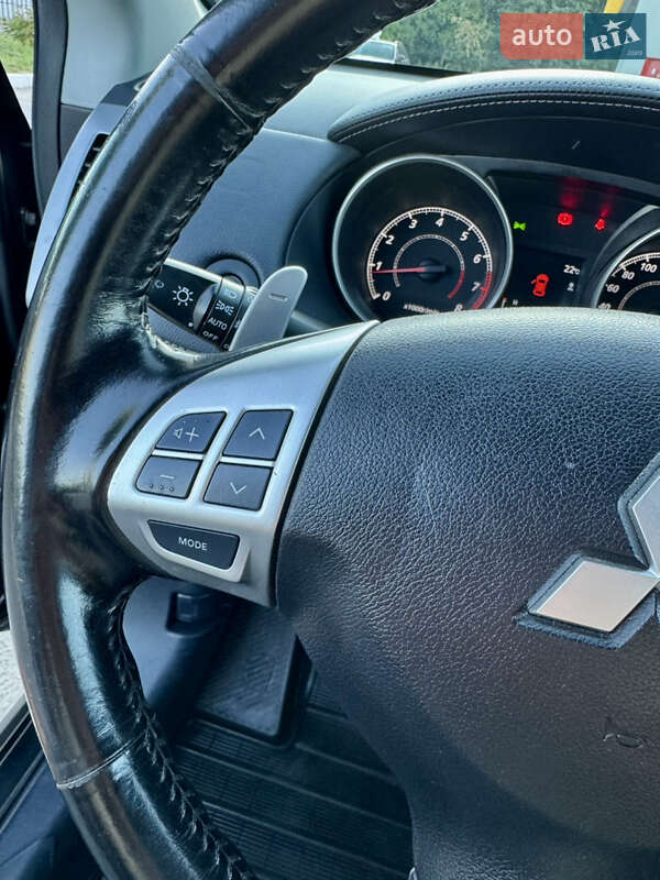 Внедорожник / Кроссовер Mitsubishi Outlander 2010 в Полтаве