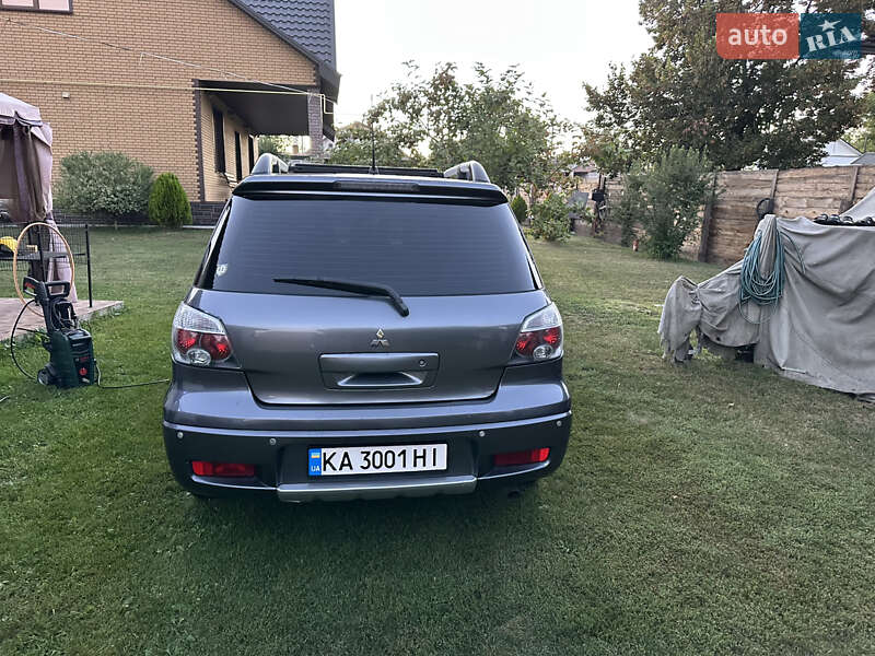 Внедорожник / Кроссовер Mitsubishi Outlander 2008 в Десне