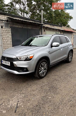 Позашляховик / Кросовер Mitsubishi Outlander 2016 в Дніпрі