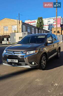Внедорожник / Кроссовер Mitsubishi Outlander 2017 в Белой Церкви