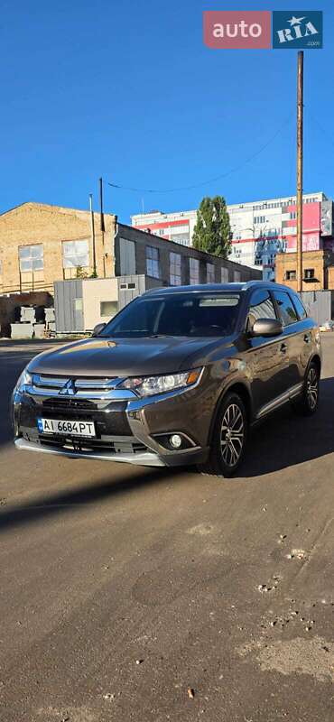 Внедорожник / Кроссовер Mitsubishi Outlander 2017 в Белой Церкви