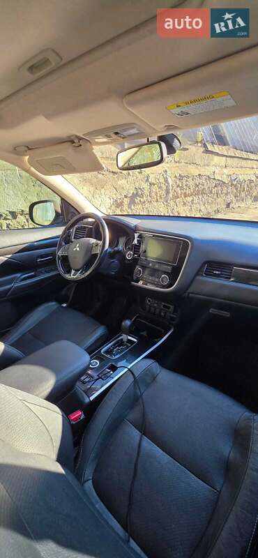 Позашляховик / Кросовер Mitsubishi Outlander 2017 в Білій Церкві