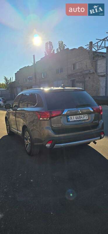 Внедорожник / Кроссовер Mitsubishi Outlander 2017 в Белой Церкви