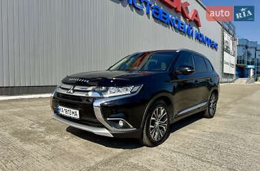 Позашляховик / Кросовер Mitsubishi Outlander 2016 в Чернівцях