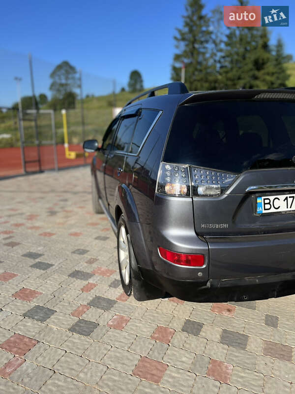 Позашляховик / Кросовер Mitsubishi Outlander 2011 в Стрию