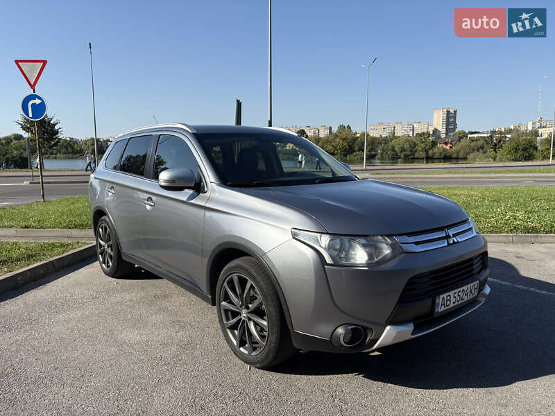 Внедорожник / Кроссовер Mitsubishi Outlander 2015 в Виннице