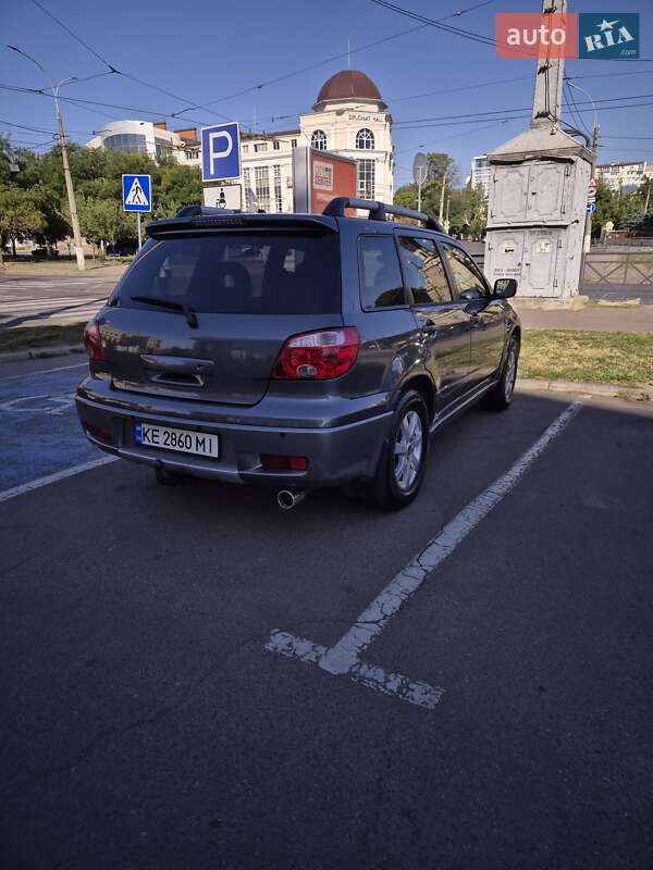 Внедорожник / Кроссовер Mitsubishi Outlander 2006 в Николаеве
