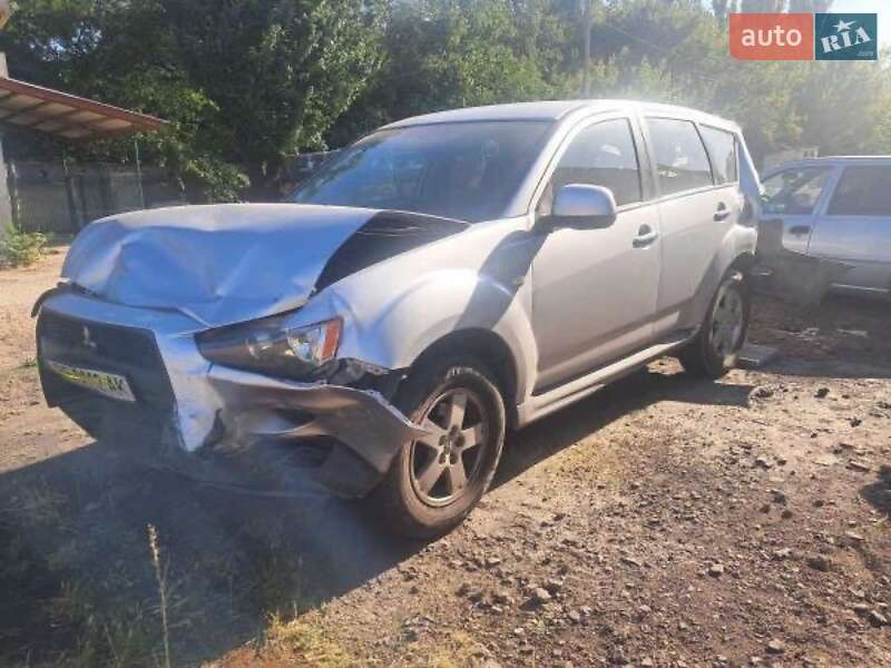 Внедорожник / Кроссовер Mitsubishi Outlander 2010 в Киеве