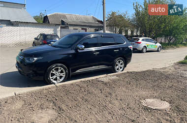 Позашляховик / Кросовер Mitsubishi Outlander 2013 в Харкові