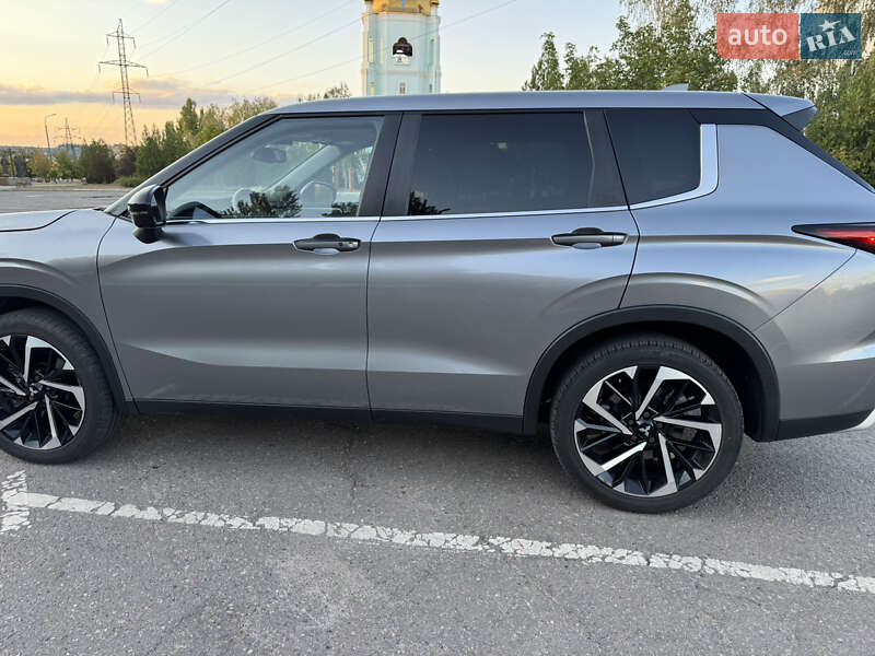 Внедорожник / Кроссовер Mitsubishi Outlander 2021 в Кривом Роге
