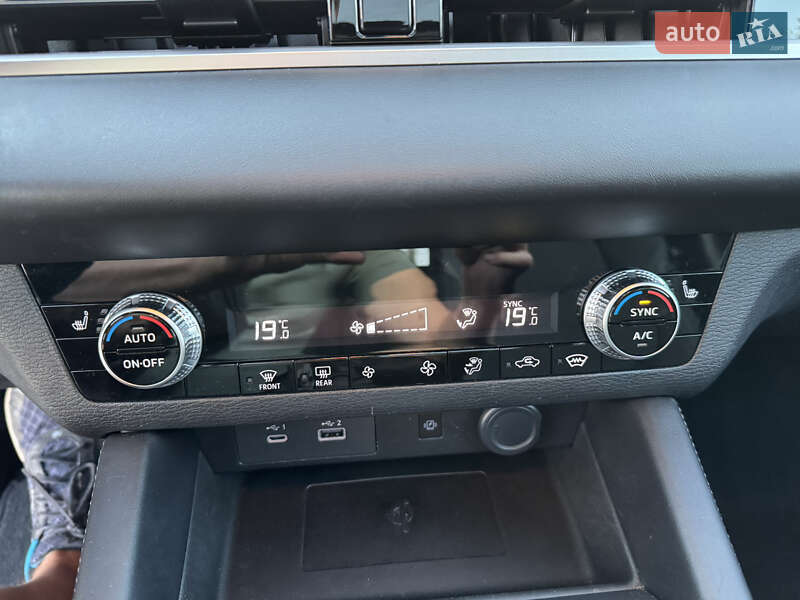 Внедорожник / Кроссовер Mitsubishi Outlander 2021 в Кривом Роге