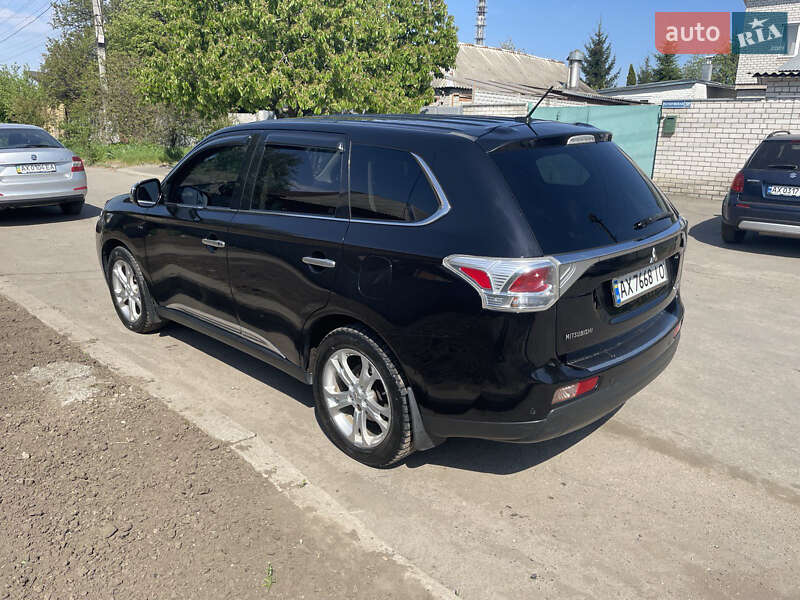 Позашляховик / Кросовер Mitsubishi Outlander 2013 в Харкові фото 4 Позашляховик / Кросовер Mitsubishi Outlander 2013 в Харкові
