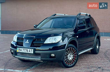 Внедорожник / Кроссовер Mitsubishi Outlander 2005 в 