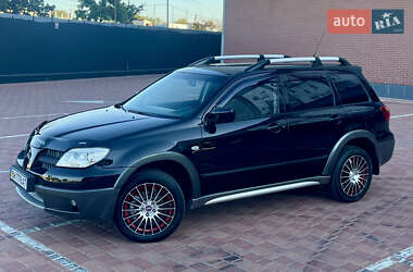 Внедорожник / Кроссовер Mitsubishi Outlander 2005 в 