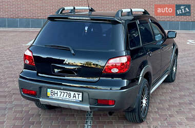 Внедорожник / Кроссовер Mitsubishi Outlander 2005 в 