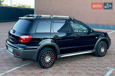 Внедорожник / Кроссовер Mitsubishi Outlander 2005 в 