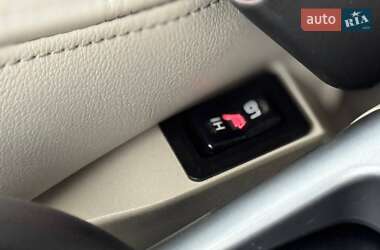 Внедорожник / Кроссовер Mitsubishi Outlander 2011 в 