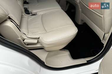 Внедорожник / Кроссовер Mitsubishi Outlander 2011 в 
