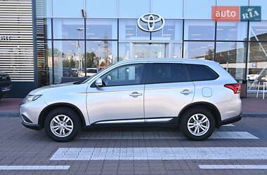 Внедорожник / Кроссовер Mitsubishi Outlander 2020 в 