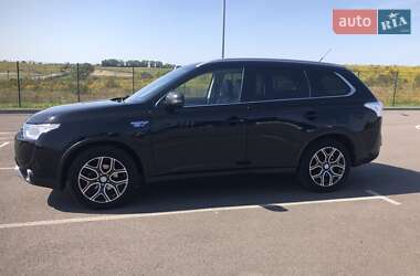 Внедорожник / Кроссовер Mitsubishi Outlander 2015 в 