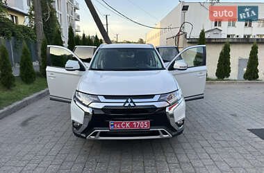 Позашляховик / Кросовер Mitsubishi Outlander 2020 в Львові