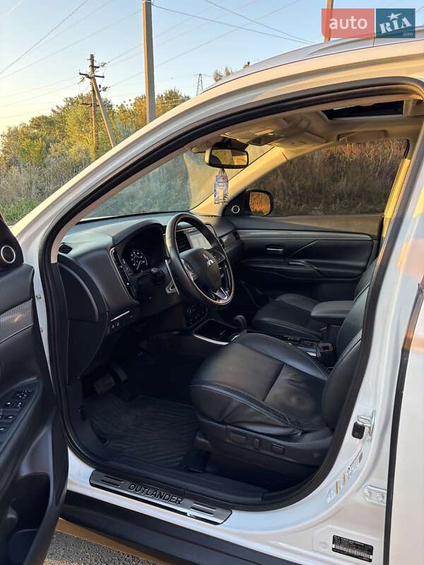 Внедорожник / Кроссовер Mitsubishi Outlander 2019 в Черкассах