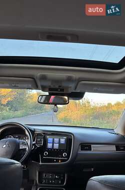 Внедорожник / Кроссовер Mitsubishi Outlander 2019 в 