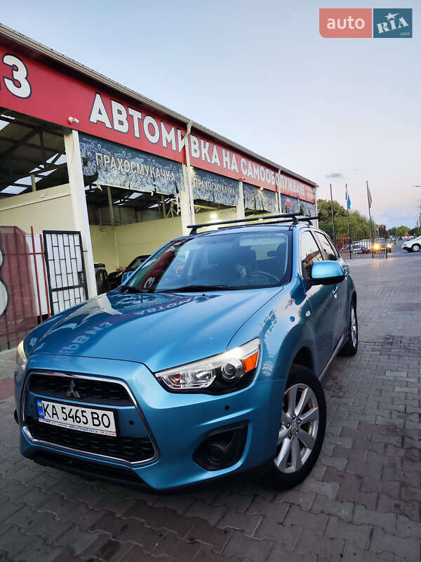 Позашляховик / Кросовер Mitsubishi Outlander 2013 в Києві