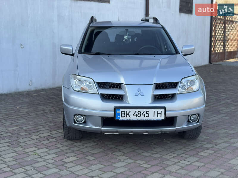 Внедорожник / Кроссовер Mitsubishi Outlander 2007 в Ровно