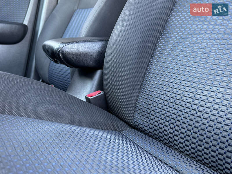 Внедорожник / Кроссовер Mitsubishi Outlander 2007 в Ровно