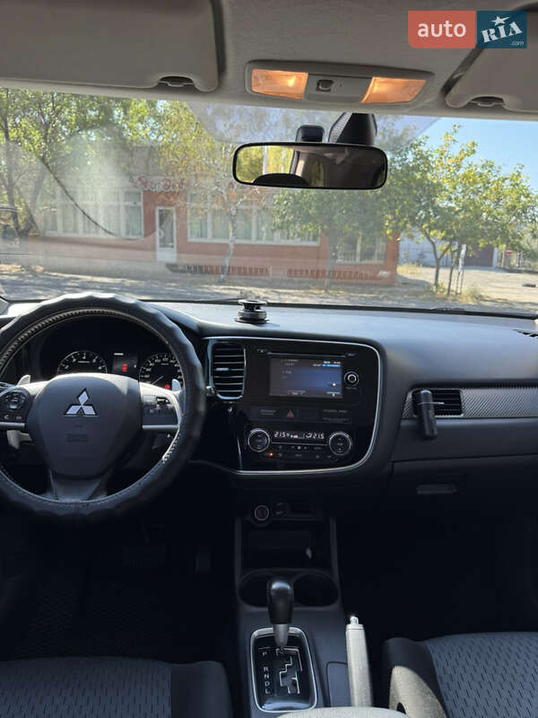 Позашляховик / Кросовер Mitsubishi Outlander 2012 в Миколаєві