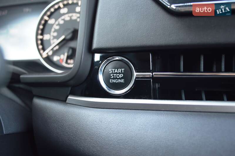 Позашляховик / Кросовер Mitsubishi Outlander 2021 в Одесі