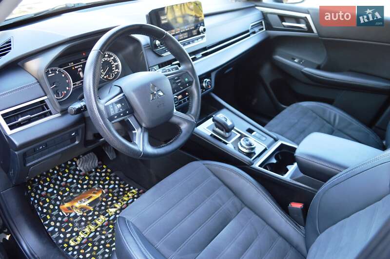 Позашляховик / Кросовер Mitsubishi Outlander 2021 в Одесі