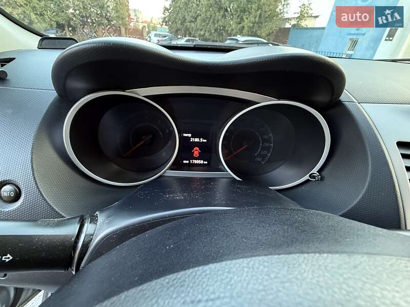 Внедорожник / Кроссовер Mitsubishi Outlander 2010 в Ужгороде