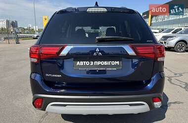 Внедорожник / Кроссовер Mitsubishi Outlander 2021 в 
