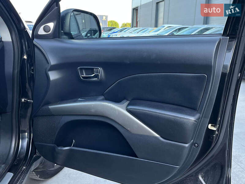 Позашляховик / Кросовер Mitsubishi Outlander 2007 в Львові