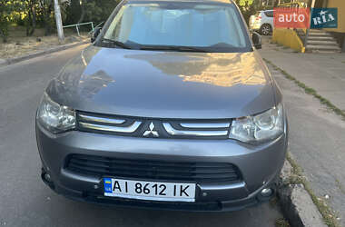 Внедорожник / Кроссовер Mitsubishi Outlander 2013 в Киеве