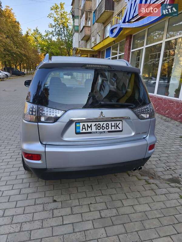 Внедорожник / Кроссовер Mitsubishi Outlander 2010 в Краматорске