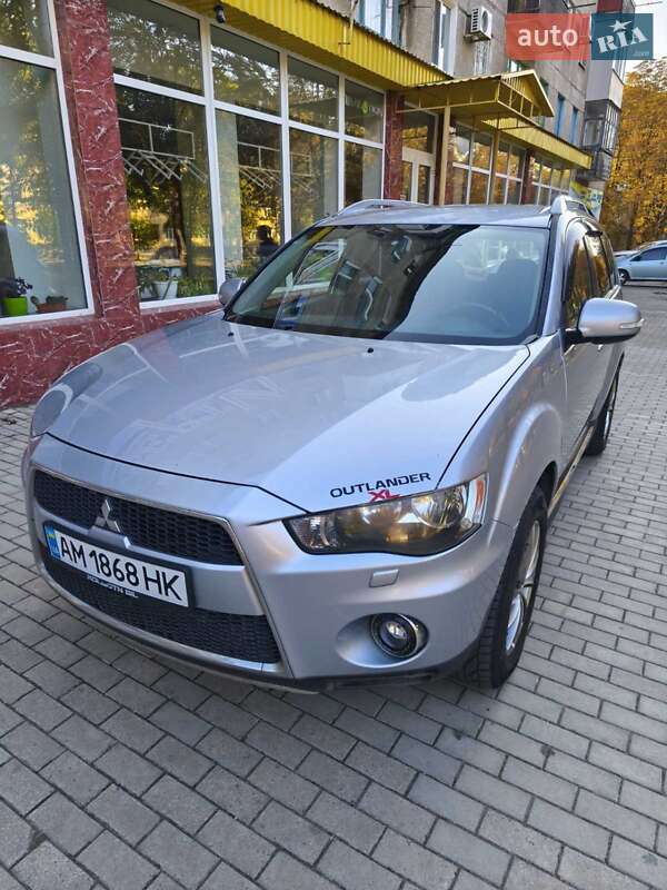 Внедорожник / Кроссовер Mitsubishi Outlander 2010 в Краматорске