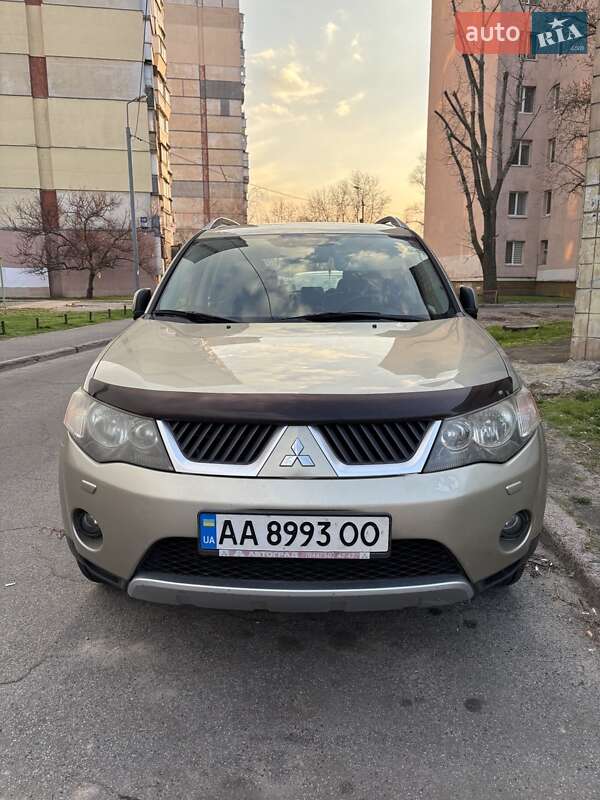 Внедорожник / Кроссовер Mitsubishi Outlander 2009 в Киеве