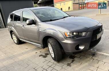Mitsubishi Outlander 2012
