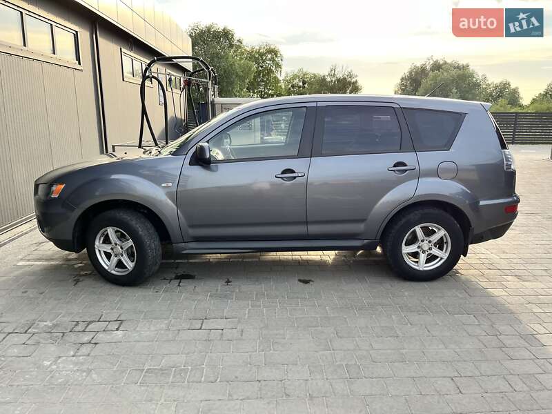 Позашляховик / Кросовер Mitsubishi Outlander 2012 в Львові