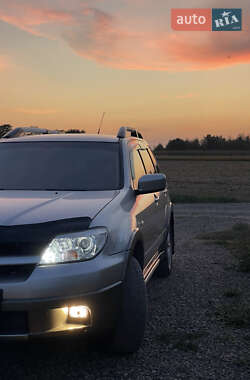 Внедорожник / Кроссовер Mitsubishi Outlander 2005 в Милиево