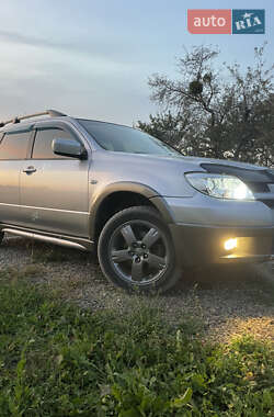 Внедорожник / Кроссовер Mitsubishi Outlander 2005 в 