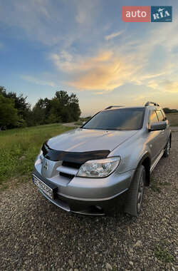 Внедорожник / Кроссовер Mitsubishi Outlander 2005 в 